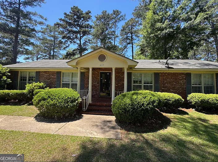 427 Meadowlark Dr — Photo 1