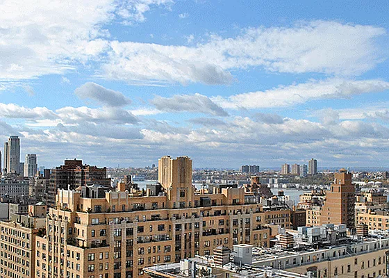 Rented by Chartwell Manhattan Realty | media 19