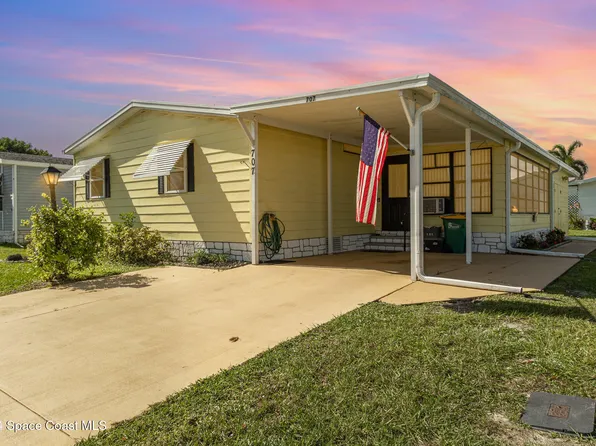 707 Oleander Cir, Barefoot Bay, FL 32976