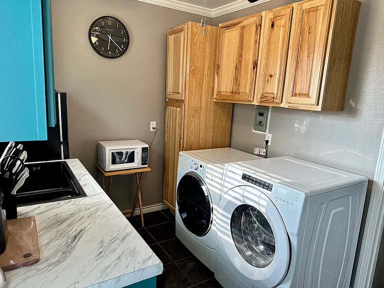 3105 N Hancock Ave — Photo 8