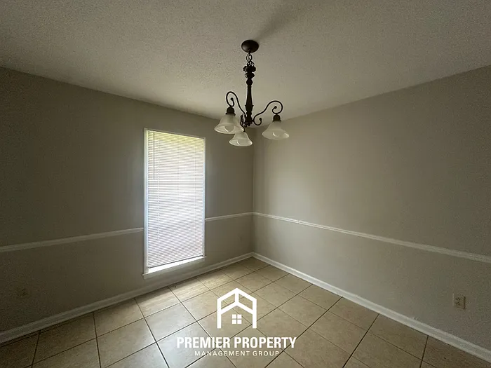 2462 Kimbark Woods Cv — Photo 2