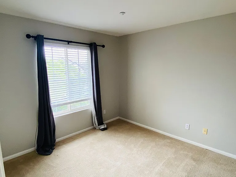 1162 Alexandra Ln — Photo 15