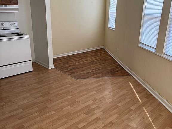 3rd image of 1040 Fairfield Ave #104018