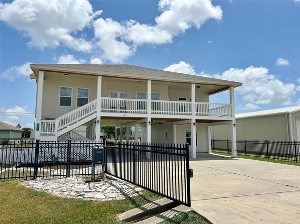 811 W Bayshore Dr, Palacios, TX 77465