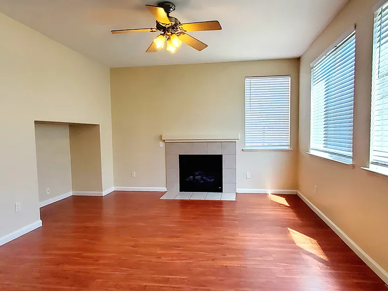 1618 Fontanella Way — Photo 8