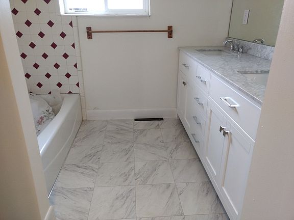 Main bathroom