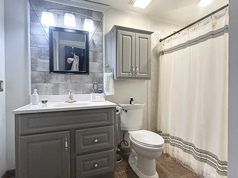 211 W 2nd St #208 — Photo 15