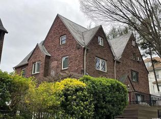 24216 Pine St, Little Neck, NY 11363