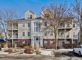 3299 Stratford Ct UNIT 1A, Lake Bluff, IL 60044