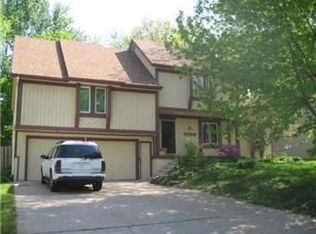 5509 NW Verlin Dr, Parkville, MO 64152