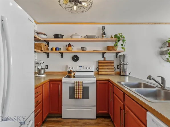 577 W Shore Dr, Belgrade, MT 59714