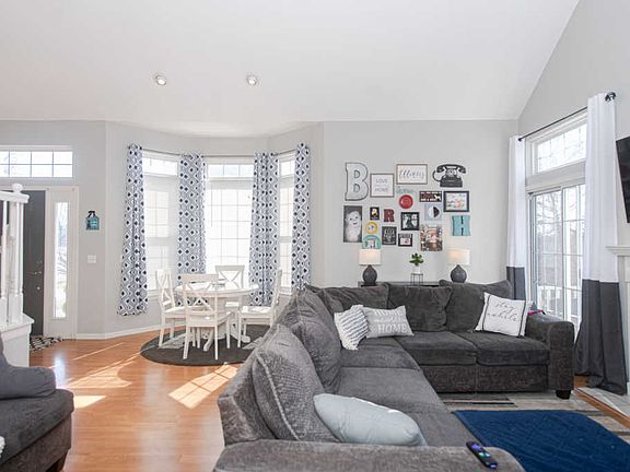 4th image of 205 Rainier Way #1