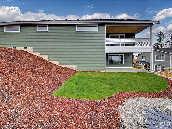 3rd image of 1775 NE Crystal View Court
