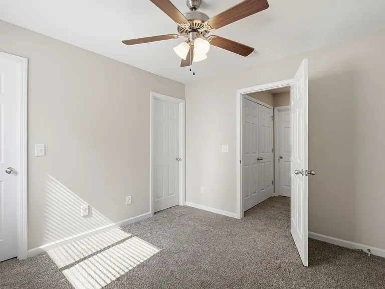 222 Cave St #B — Photo 18