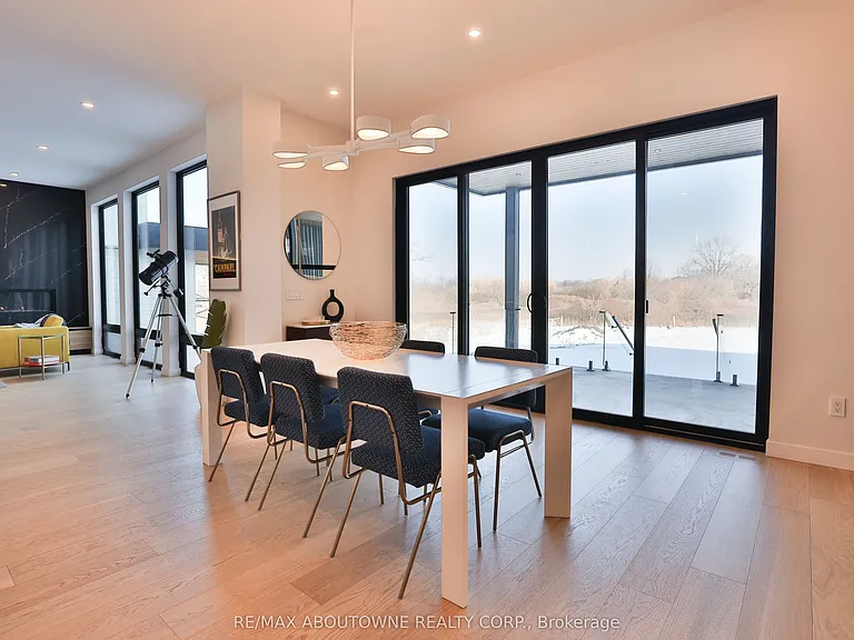 70 Upper Mount Albion Rd — Photo 13