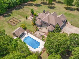 212 Airport Rd, Waverly, TN 37185