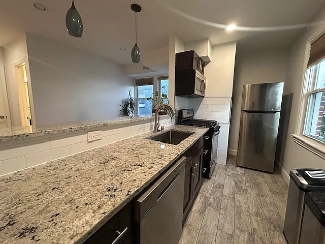 1243 Queen St NE #3 — Photo 7