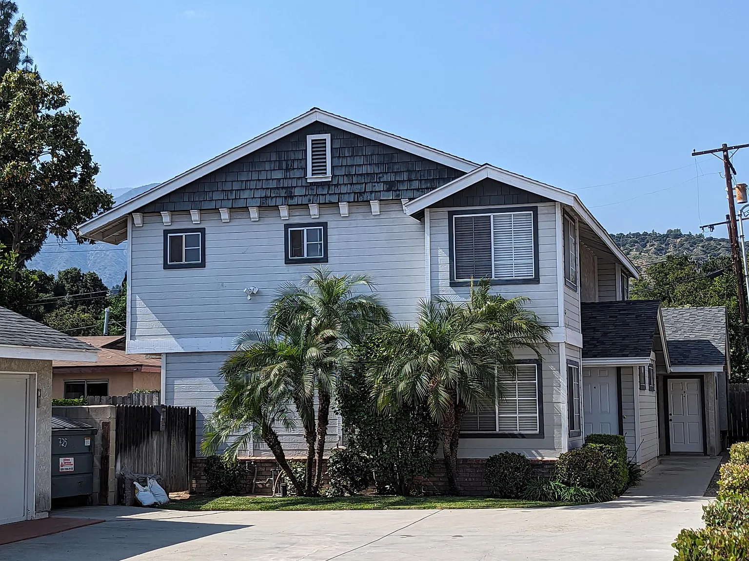 725 W Lemon Ave — Photo 2