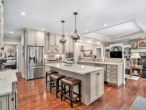 4th image of 1286 Bear Lake Cir