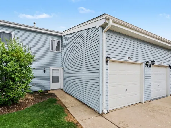 1895 Hickory Ln, Glendale Heights, IL 60139