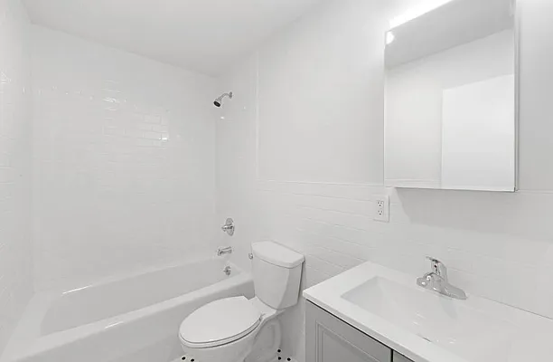 Rented by Charney Real Estate LLC | media 8