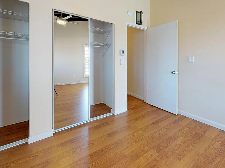 2112 Warfield Ave #5 — Photo 12
