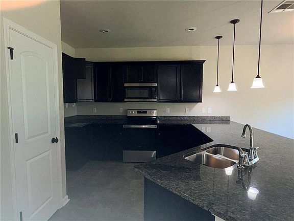 5th image of 42225 Atmore Pl