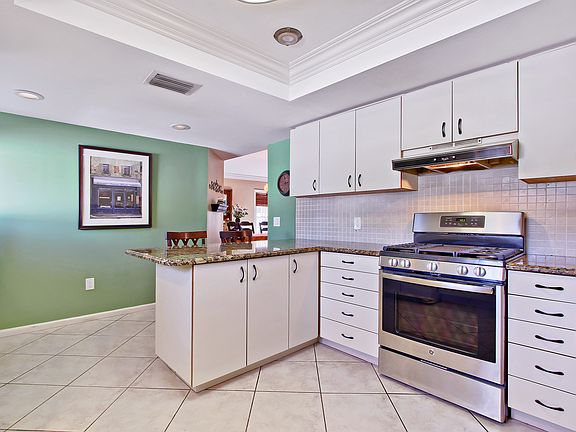 5th image of 2711 Starwood Cir