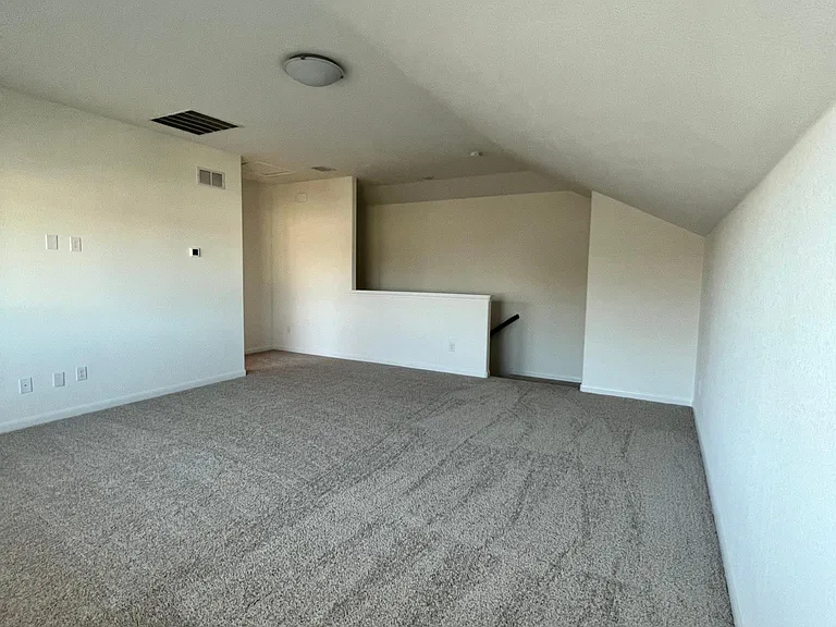 1204 Sumner St — Photo 23