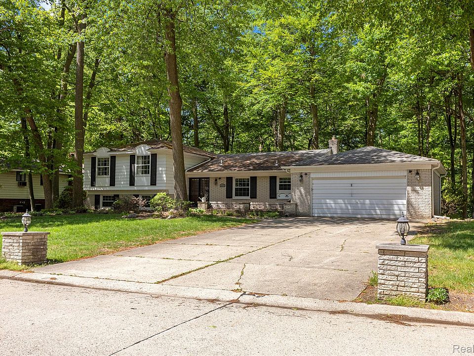 1st image of 21257 Woodfarm Dr