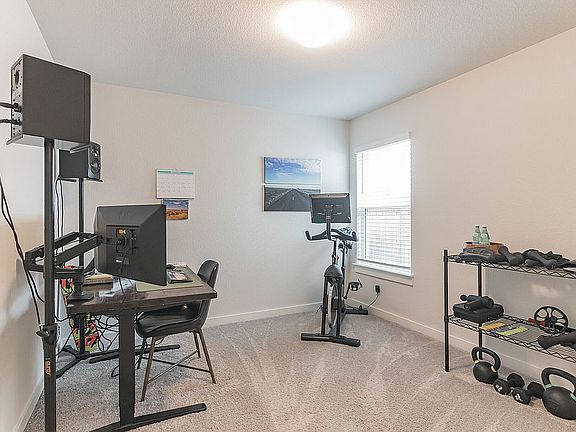 3rd image of 105 Earl Keen St