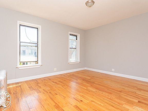 3rd image of 270 Parkside Ave #C3x