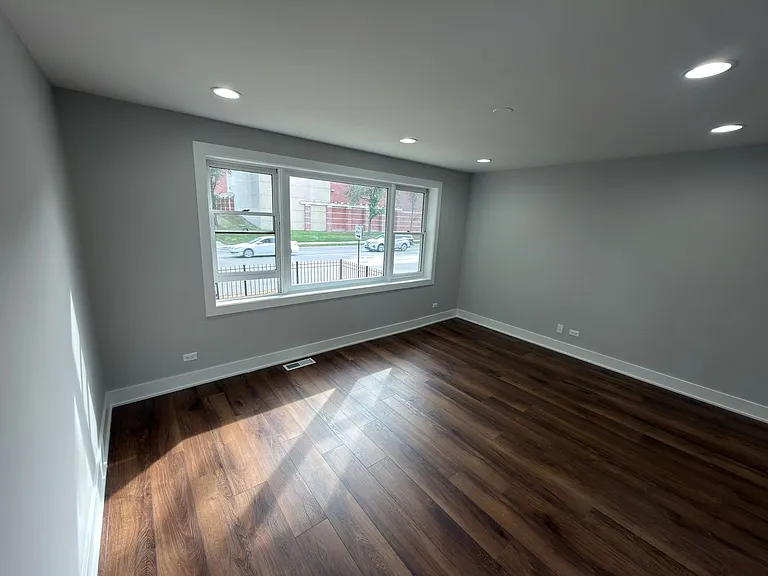 6524 W Diversey Ave — Photo 12