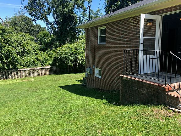 2nd image of 2220 Martin St #1