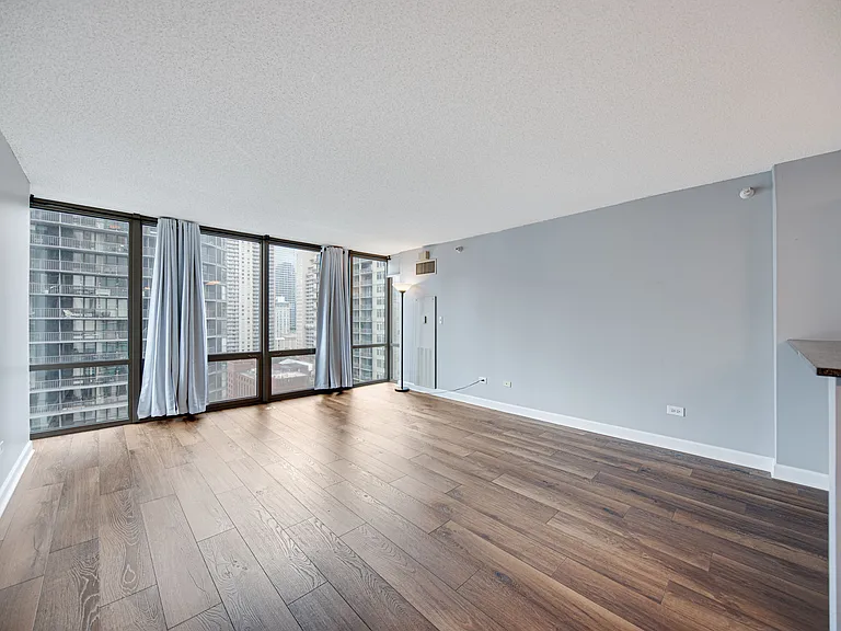 2 E Erie St #1804 — Photo 8