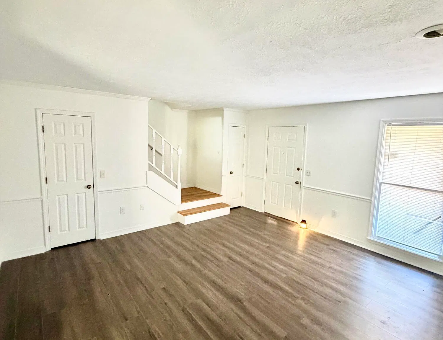 2 bed, 1.5 bath, 1228 sqft, $1,700 — Photo 4