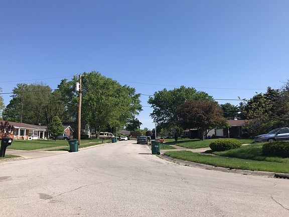 4th image of 2220 Parkdale Dr