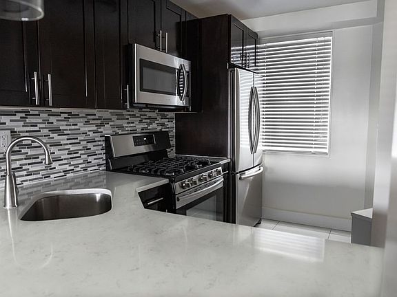 3rd image of 10460 Queens Blvd APT 16E