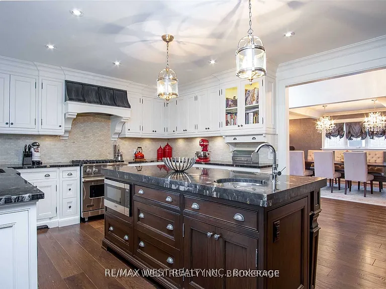393 Maple Leaf Dr — Photo 3