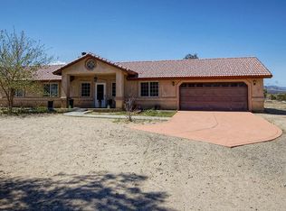 11730 Desert View Rd, Pinon Hills, CA 92372