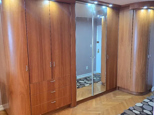 1625 Emmons Avenue image 8 of 25