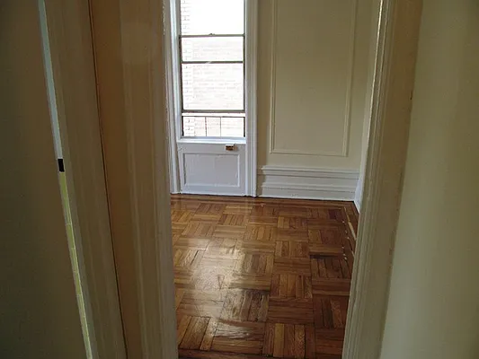 Rented by PMG Real Estate  | media 42