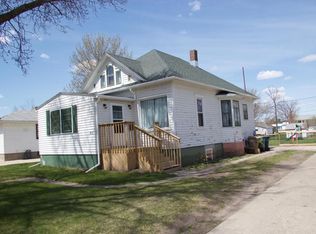 917 E Kemp Ave, Watertown, SD 57201