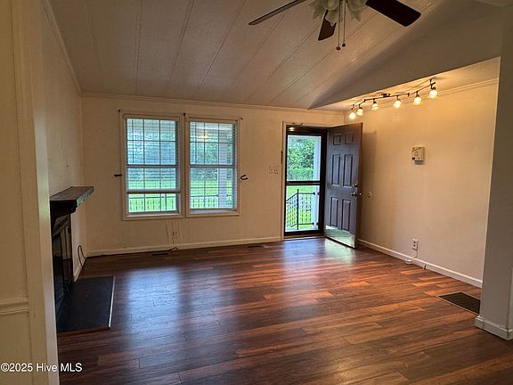 4th image of 1254 Chatham Street