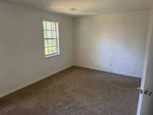 410 Crestview Dr, Summerville, SC