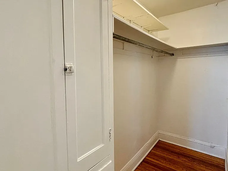 Morrison Apartments — Photo 3