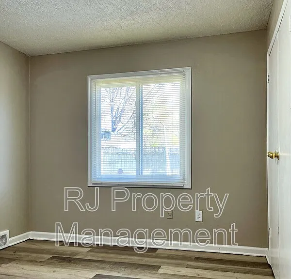 5368 Scottsdale Ave — Photo 22