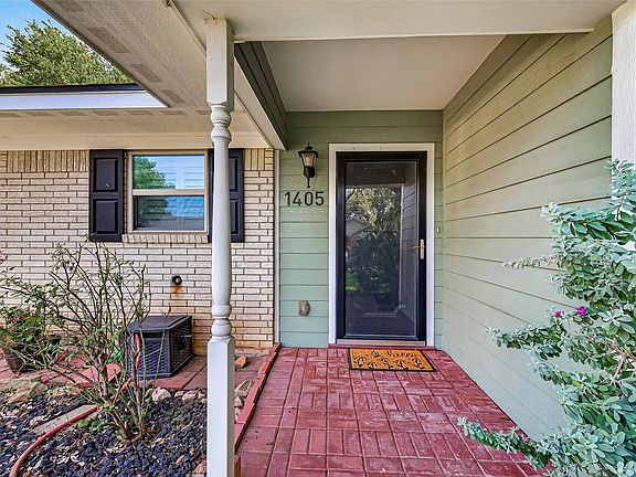 3rd image of 1405 Ladelle St