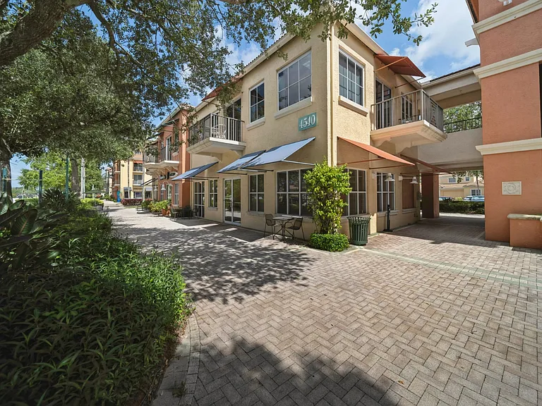 Central Gardens Grand — Photo 38