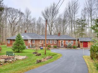 15 Hoffses Dr, Camden, ME 04843
